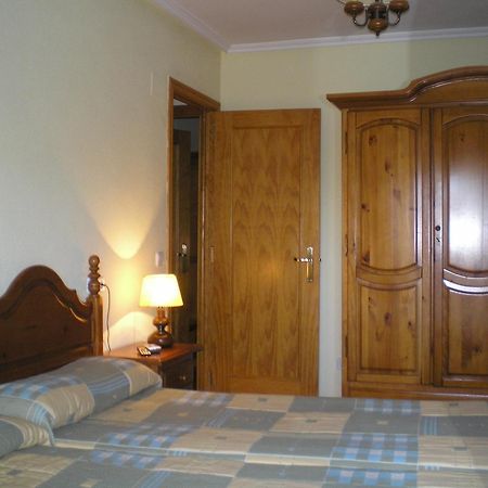Apartamentos Turisticos Sol Y Nieve 하카 외부 사진
