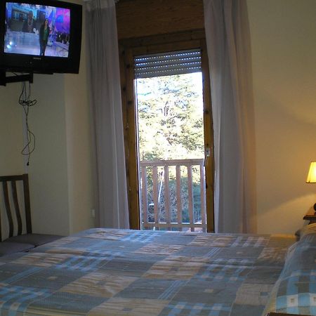 Apartamentos Turisticos Sol Y Nieve 하카 외부 사진