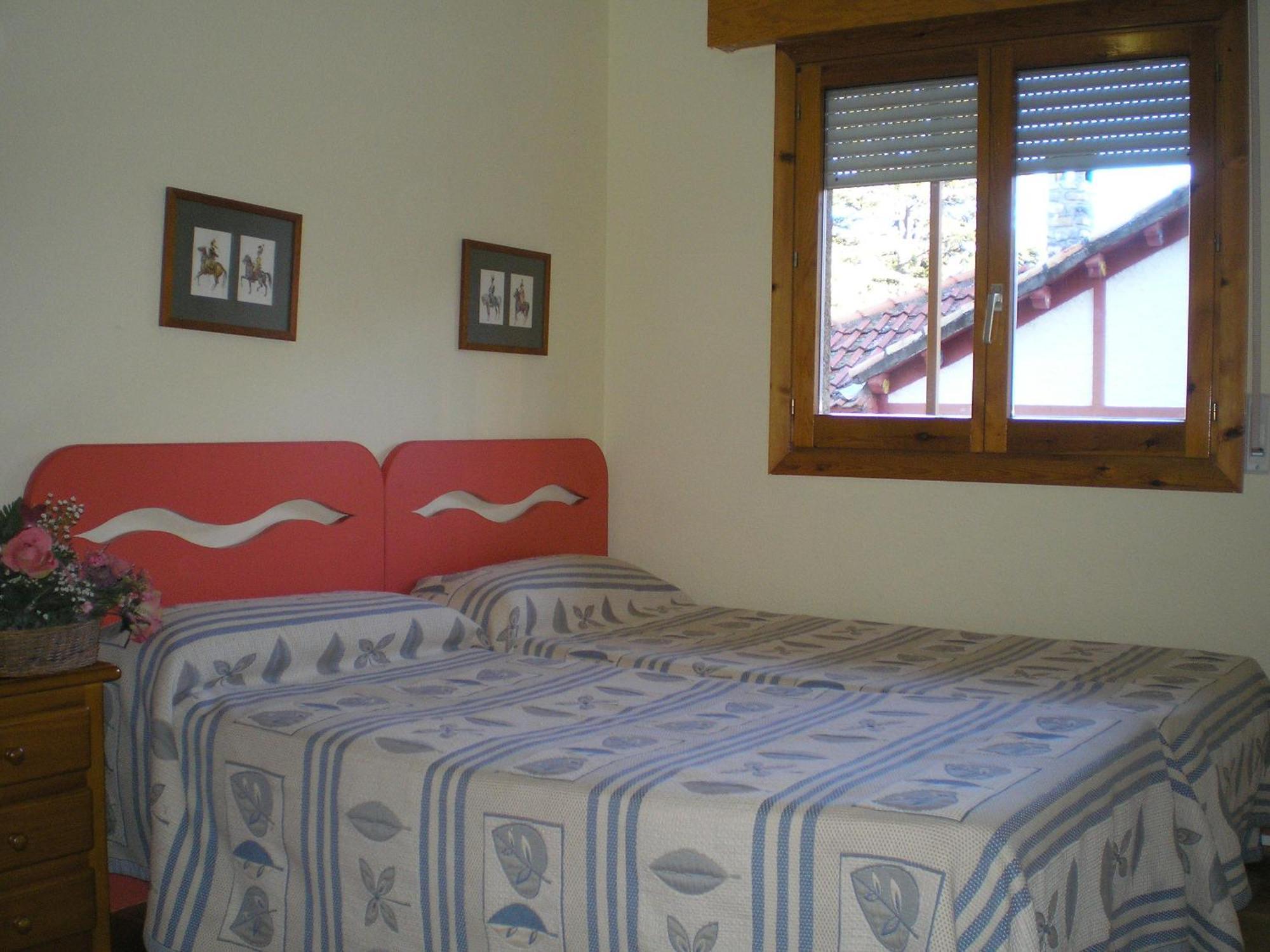 Apartamentos Turisticos Sol Y Nieve 하카 외부 사진