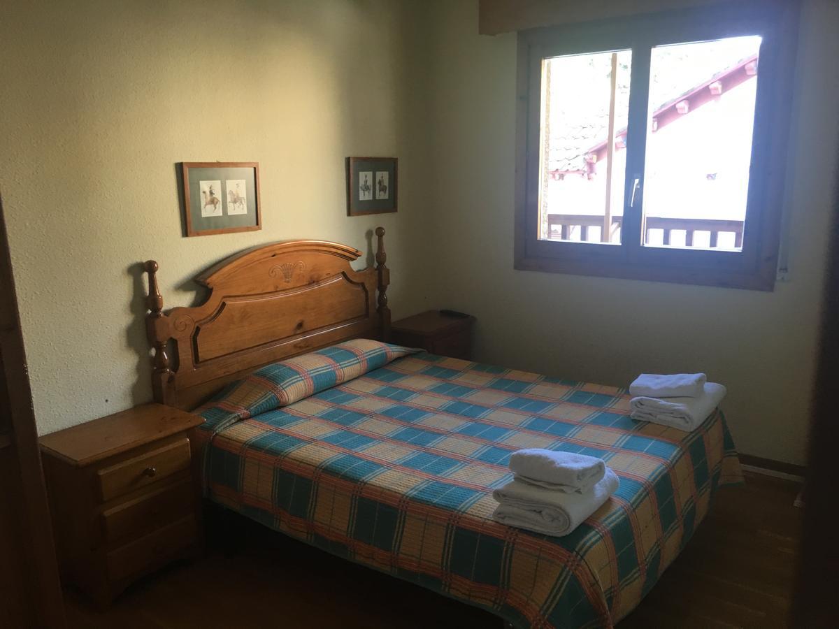 Apartamentos Turisticos Sol Y Nieve 하카 외부 사진